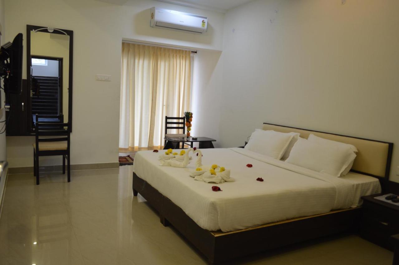 Hotel Ambai Grand Ambasamudram Ngoại thất bức ảnh