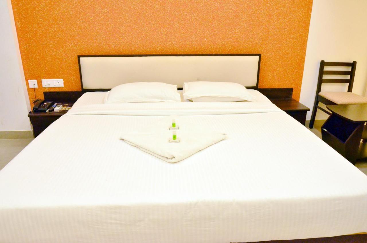Hotel Ambai Grand Ambasamudram Ngoại thất bức ảnh